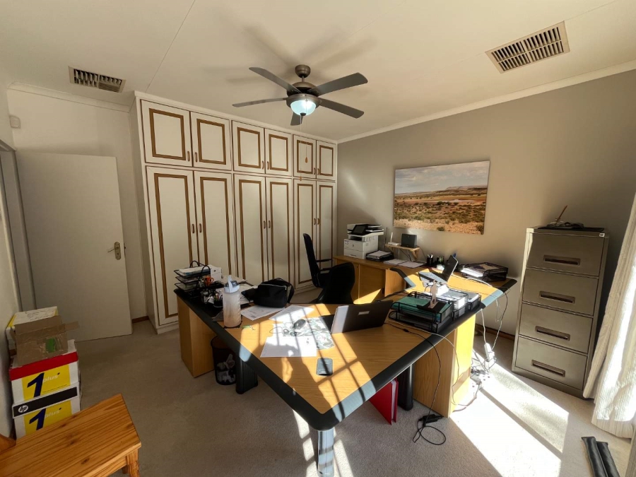 4 Bedroom Property for Sale in Keidebees Northern Cape